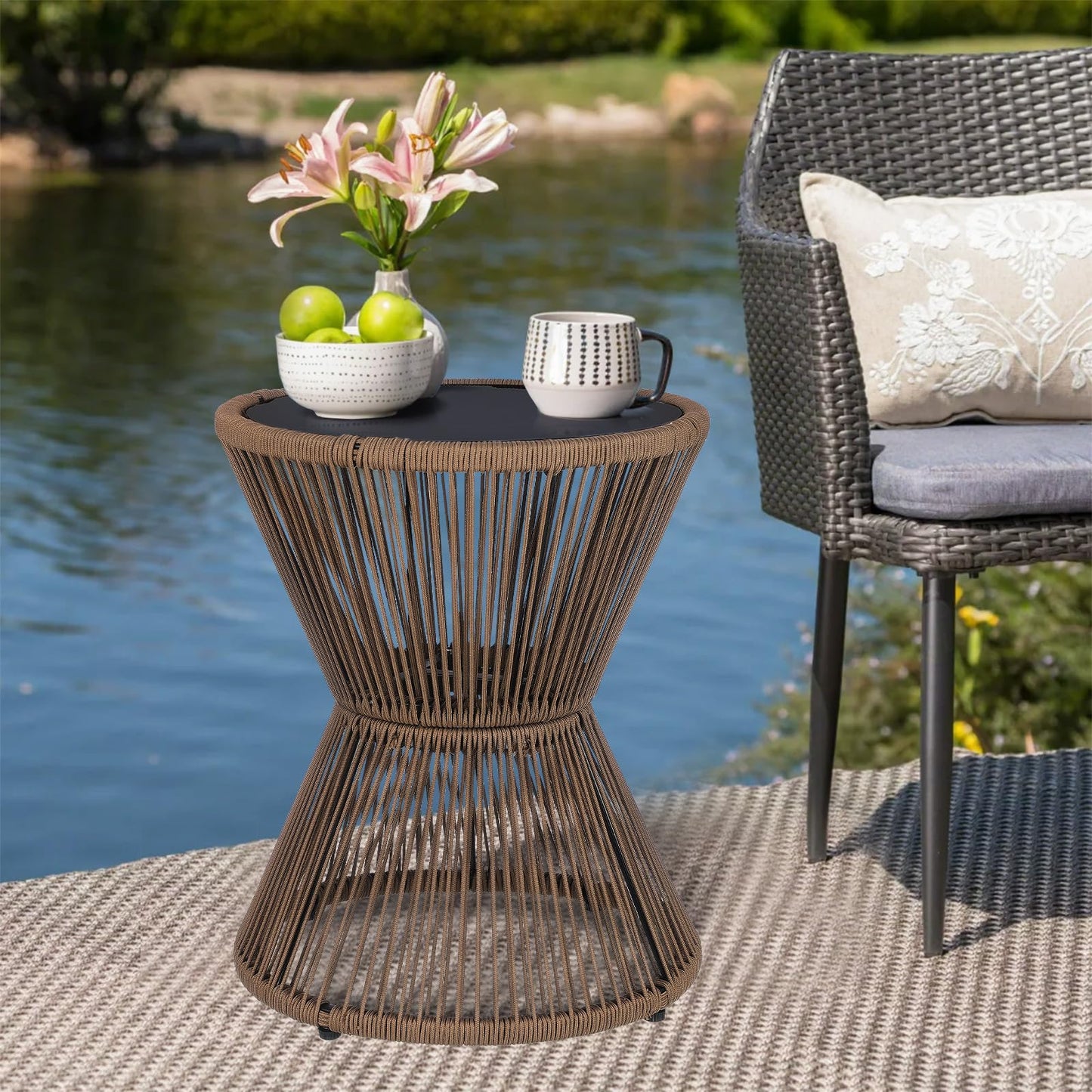 LEWIS&WAYNE Small Outdoor Side Table Patio 20’’ H Woven Rope Hourglass End Table with Glass Top Round Coffee Table for Living Room Outdoor Patio Backyard Poolside (Brown)